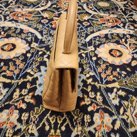 Vintage Chanel Kelly Top Handle Cavier Biege SHW (2001) - Picture 16 of 16